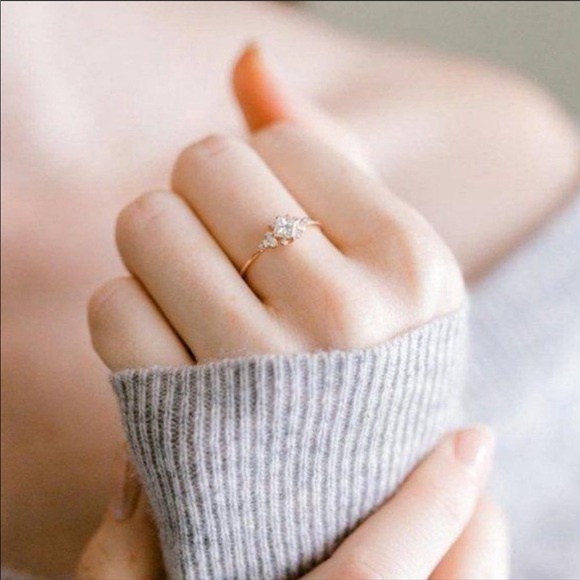 π NEW 18K Yellow Gold White Sapphire Ring - Picture 2 of 5